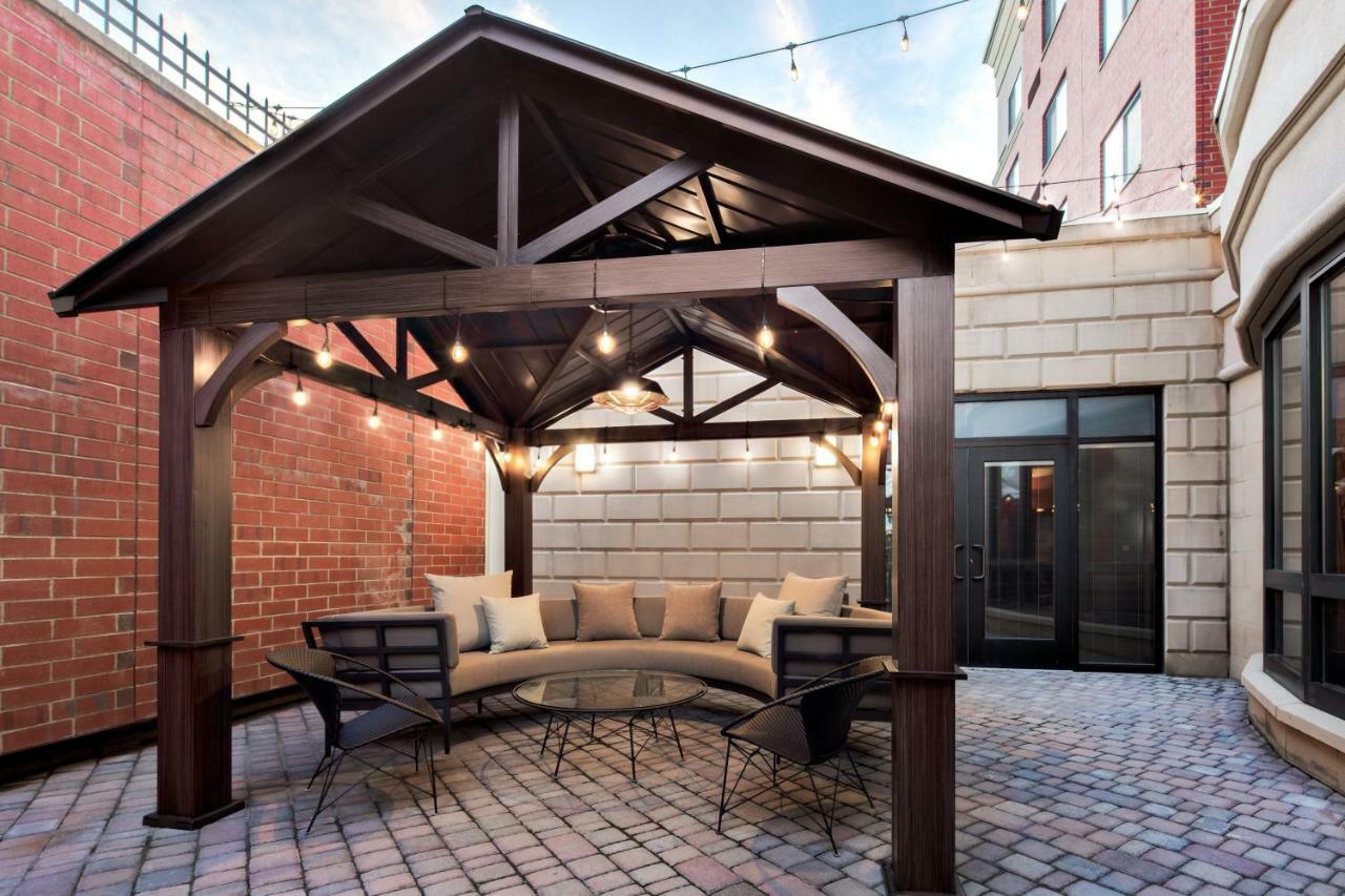 Отель Courtyard Pittsburgh Shadyside Экстерьер фото